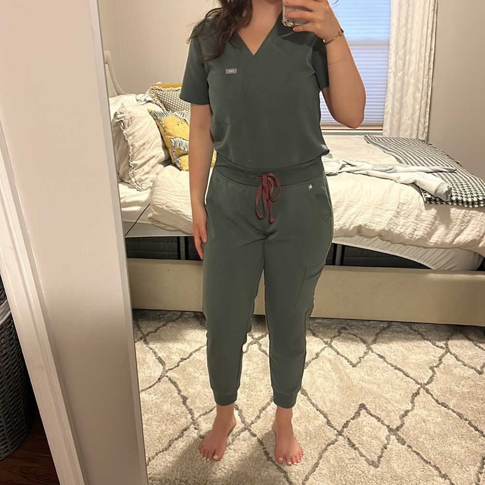 Figs Bonsai Scrub Set - S top, M petite bottom